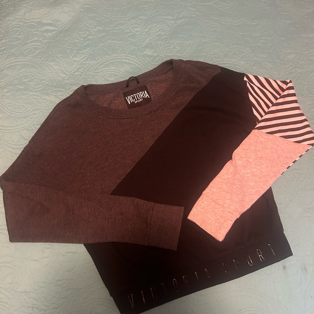 Cute crop top with banded bottom!!!